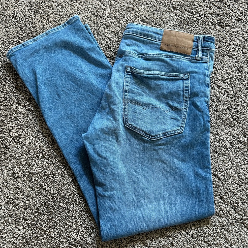 Men’s American Eagle light wash bootcut jeans